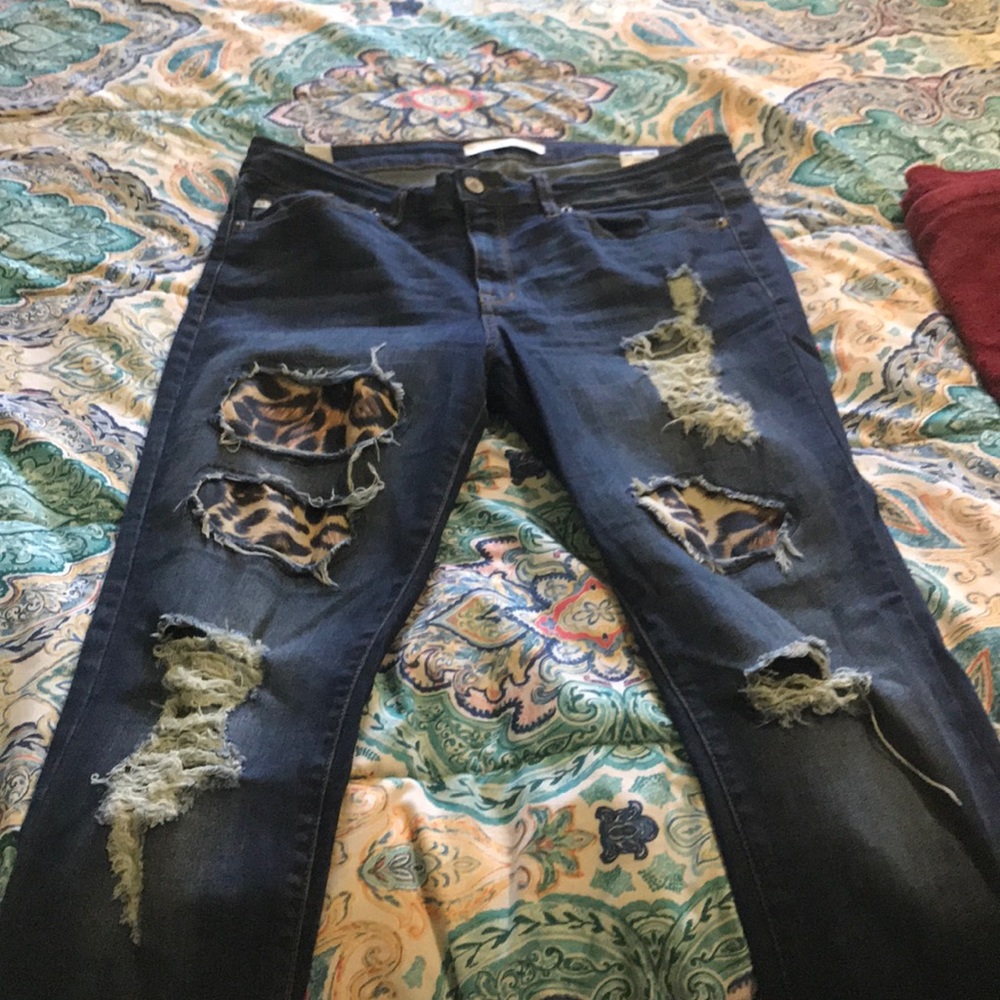 Kancan distresses leopard patch jeans